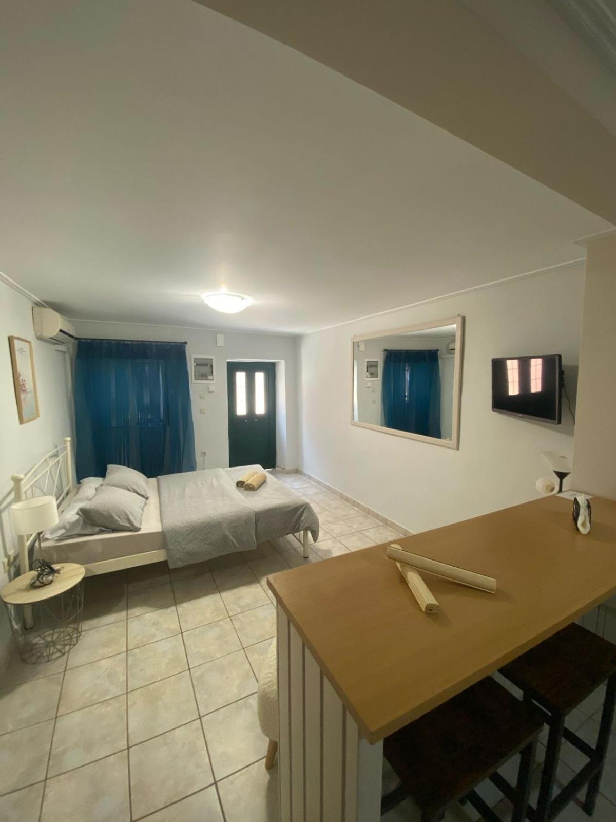 M&C Studio Mantouki Corfu  ภายนอก รูปภาพ